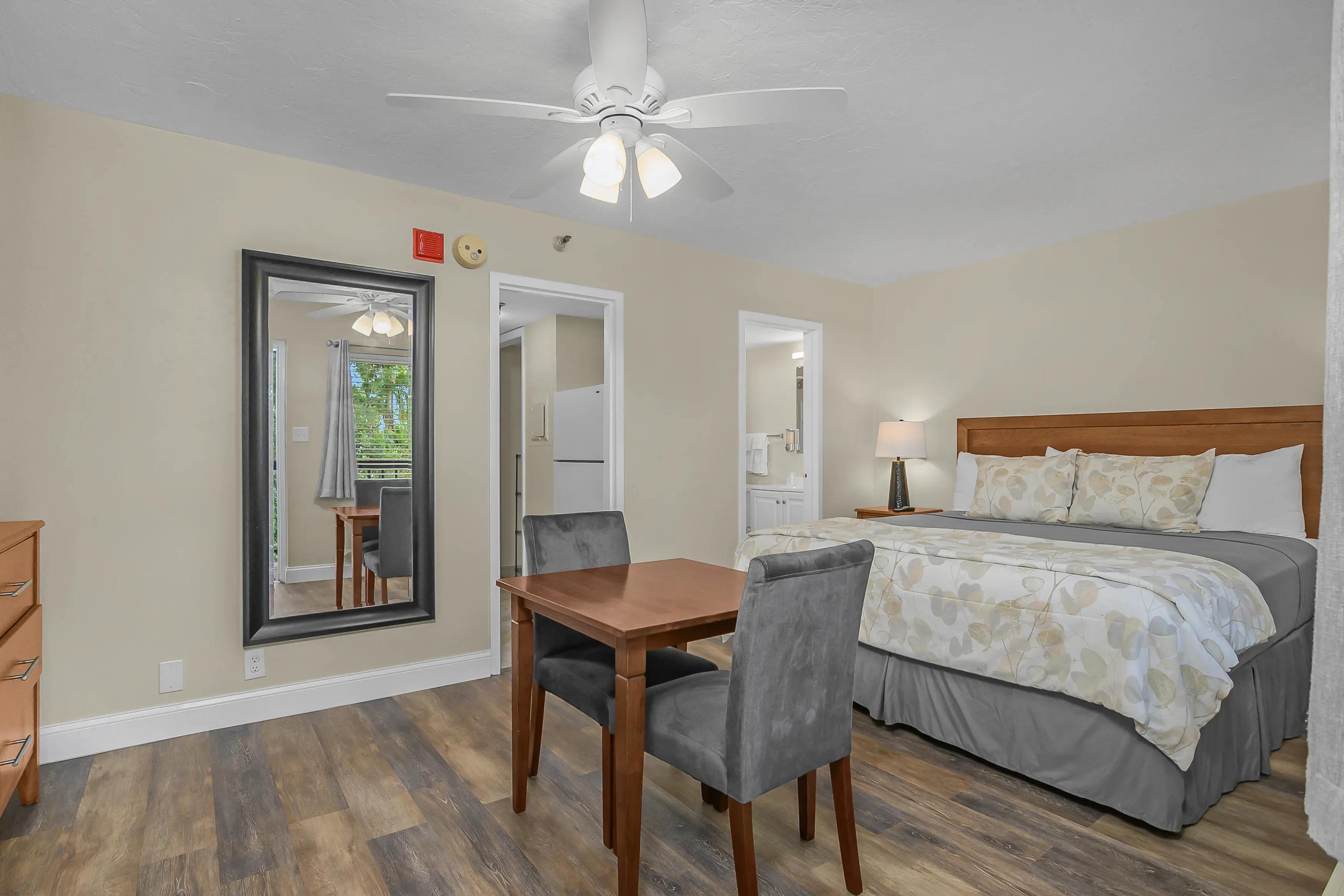 King Kitchenette with Garden Views 1
