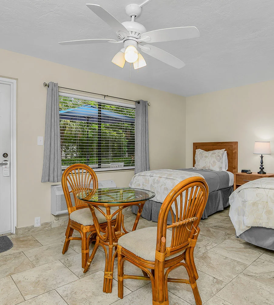 Standard Room with Two Twin Beds 2