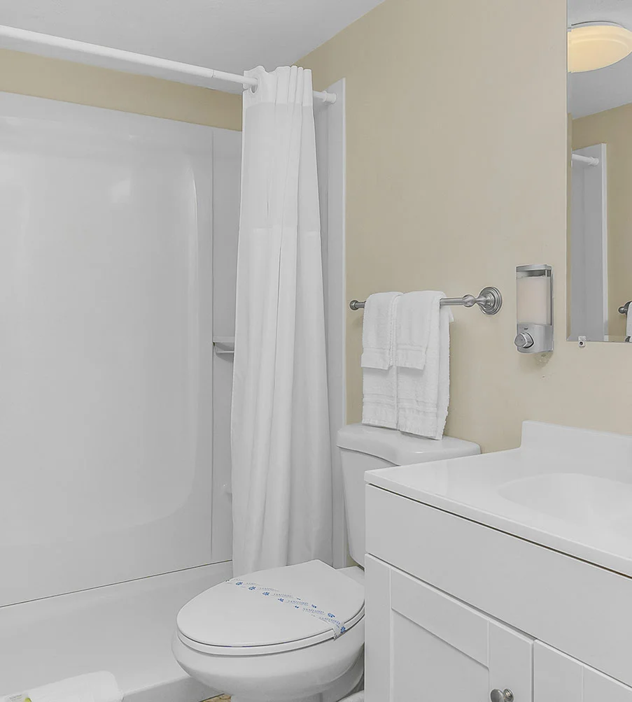 Standard Room with Two Twin Beds 4